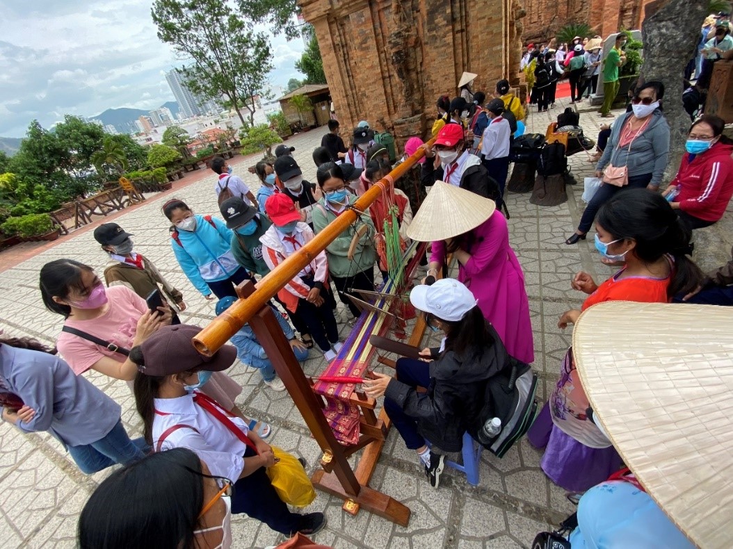 trai-nghiem-lam-nghe-nhan-det-tho-cam trai-nghiem-lam-nghe-nhan-det-tho-cam